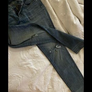 Lucky Brand Charlie Capri light distressing sz 6